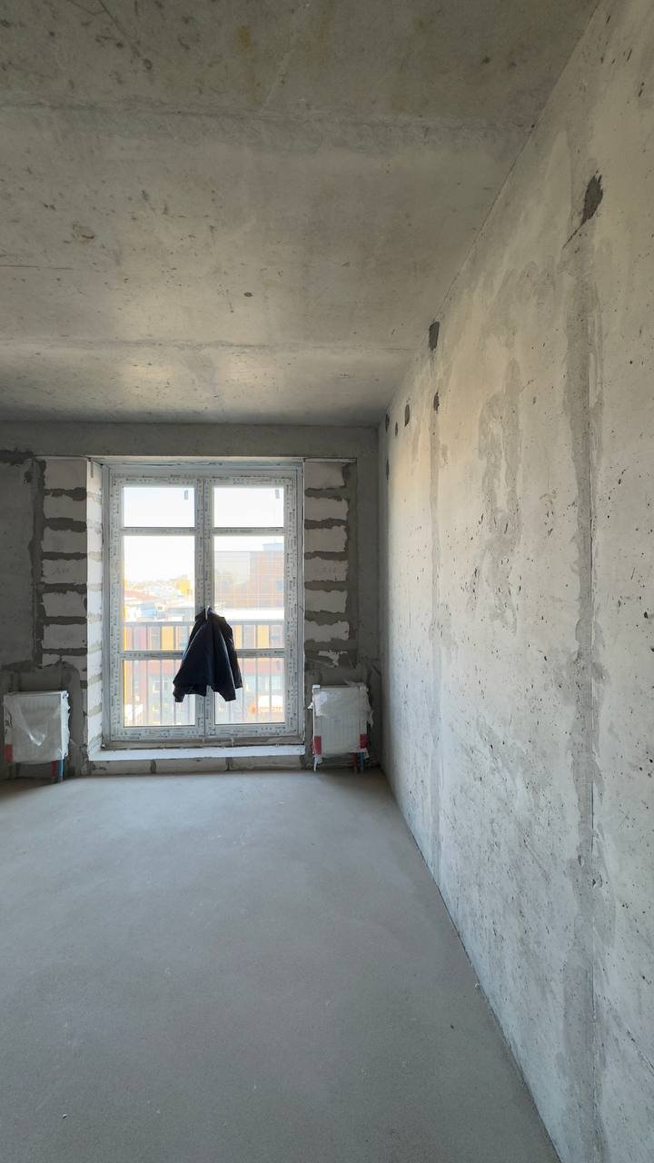 До ремонта — бетон от застройщика